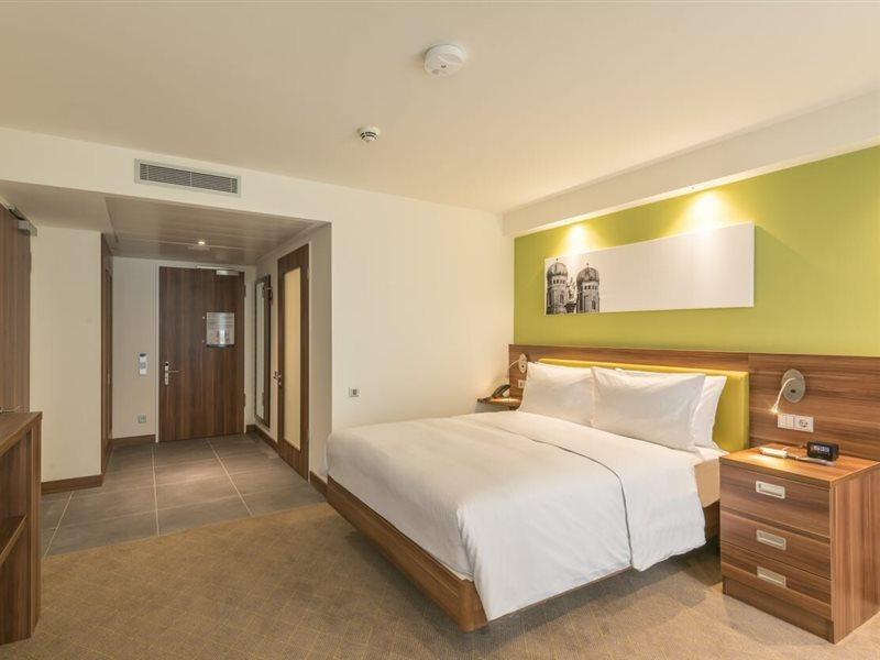 Hotel Hampton By Hilton Centre Stuttgart