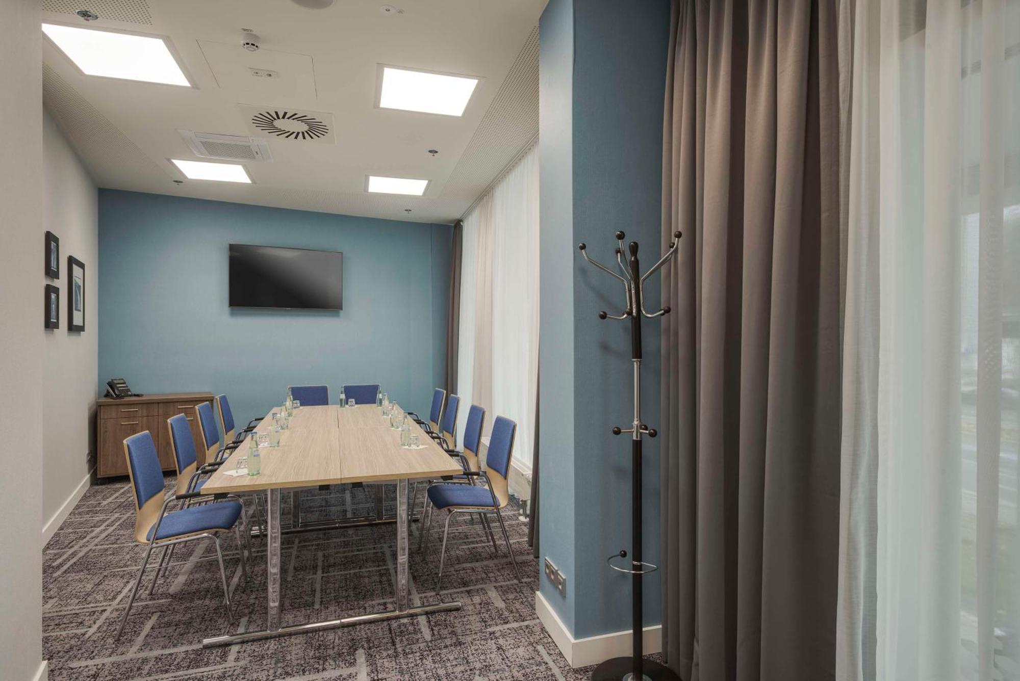 Hotel Hampton By Hilton Centre 3*